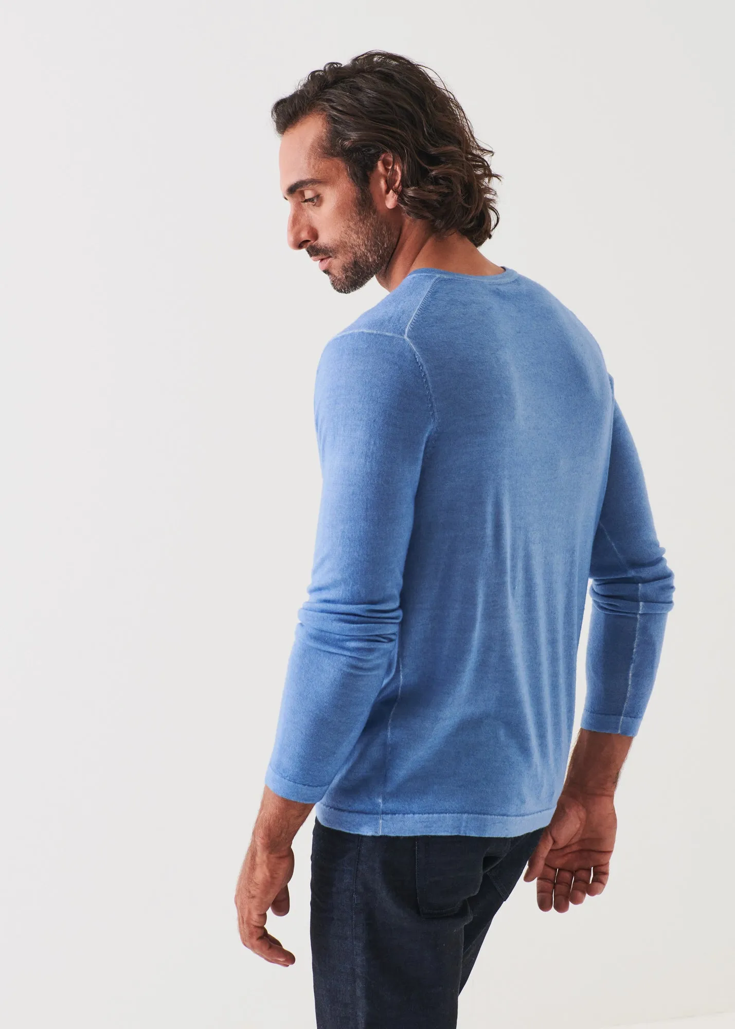 EXTRA-FINE MERINO VINTAGE WASH V-NECK