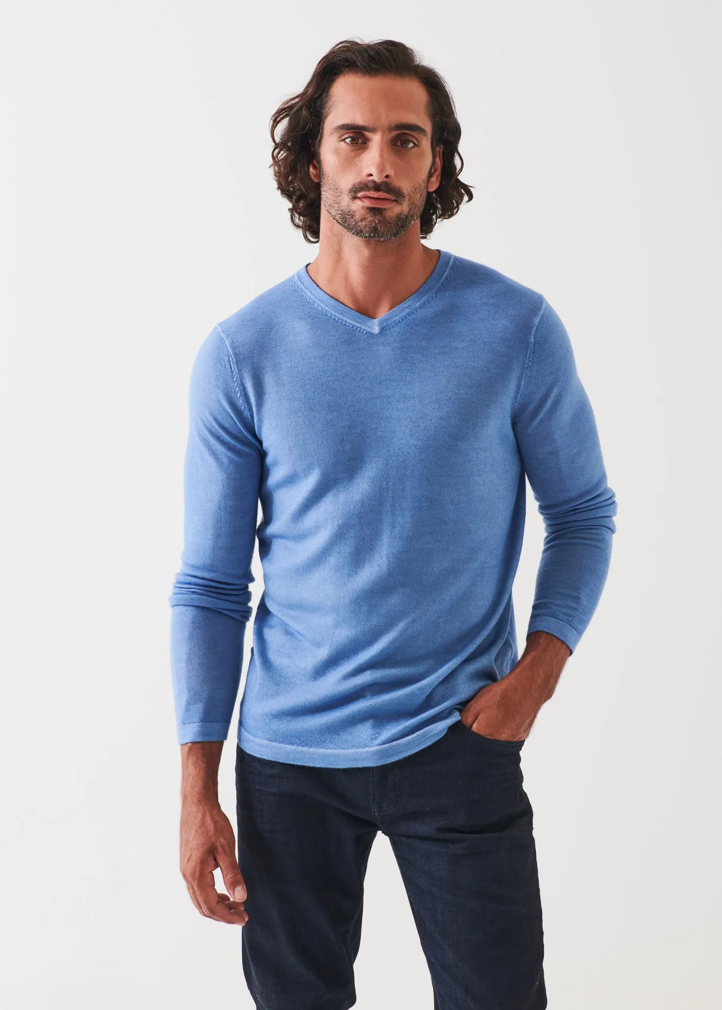 EXTRA-FINE MERINO VINTAGE WASH V-NECK