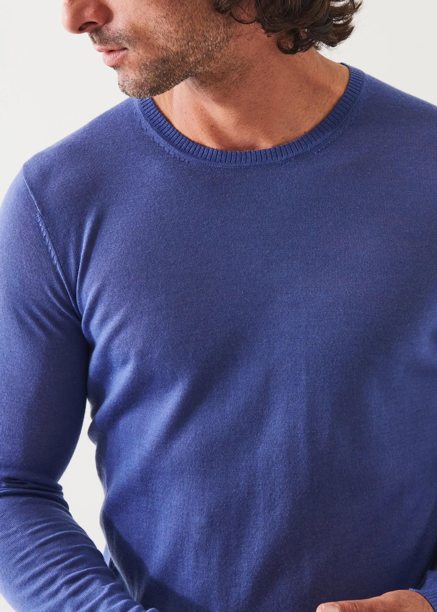 FINE GAUGE MERINO WOOL CREWNECK