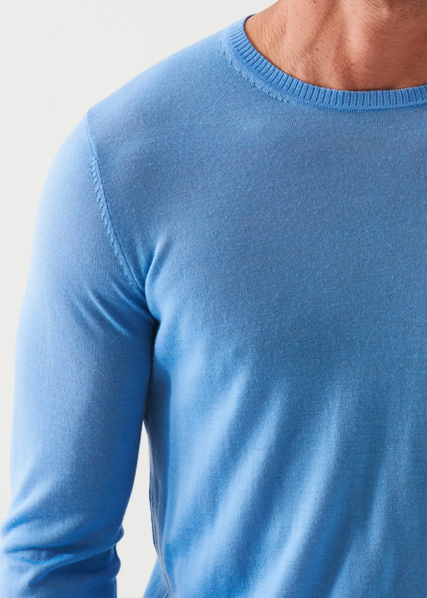 FINE GAUGE MERINO WOOL CREWNECK