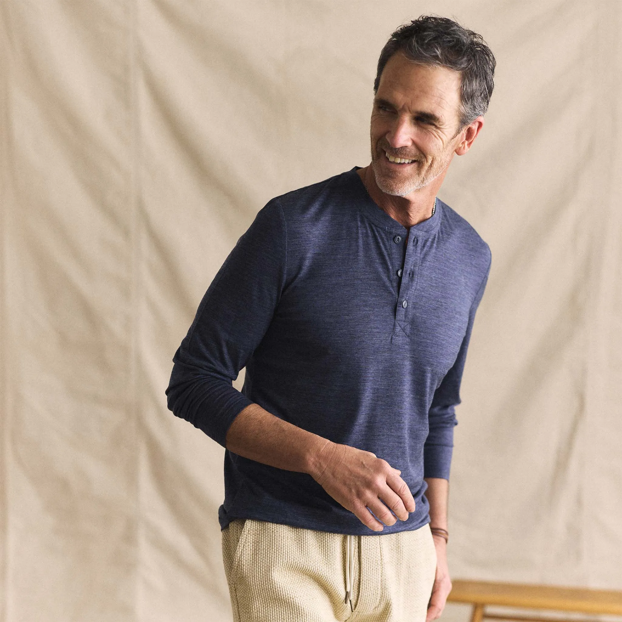 The Merino Henley in Heather Navy