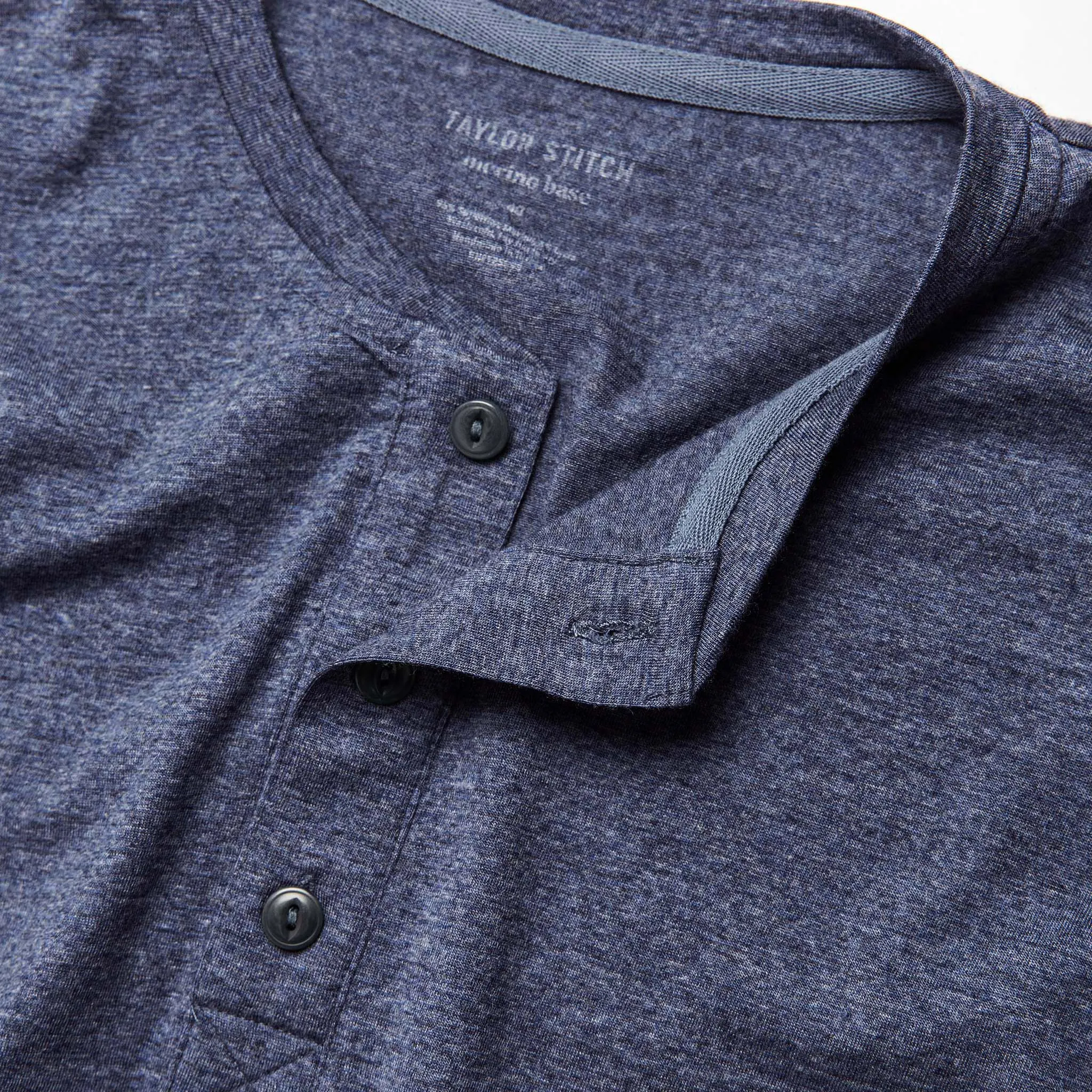 The Merino Henley in Heather Navy